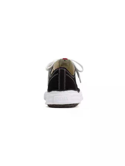 Maison Mihara Yasuhiro Peterson  – Black/White